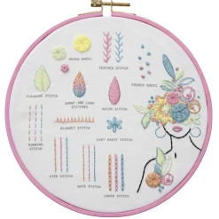 Broderisæt Smukke sting og blomster Ø20 cm – alt til et lærerigt broderi!
