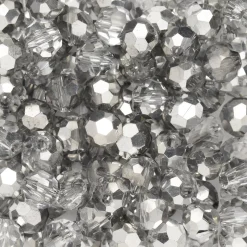 95 facetslebne glasperler på snor, 4 mm i diameter – sølv