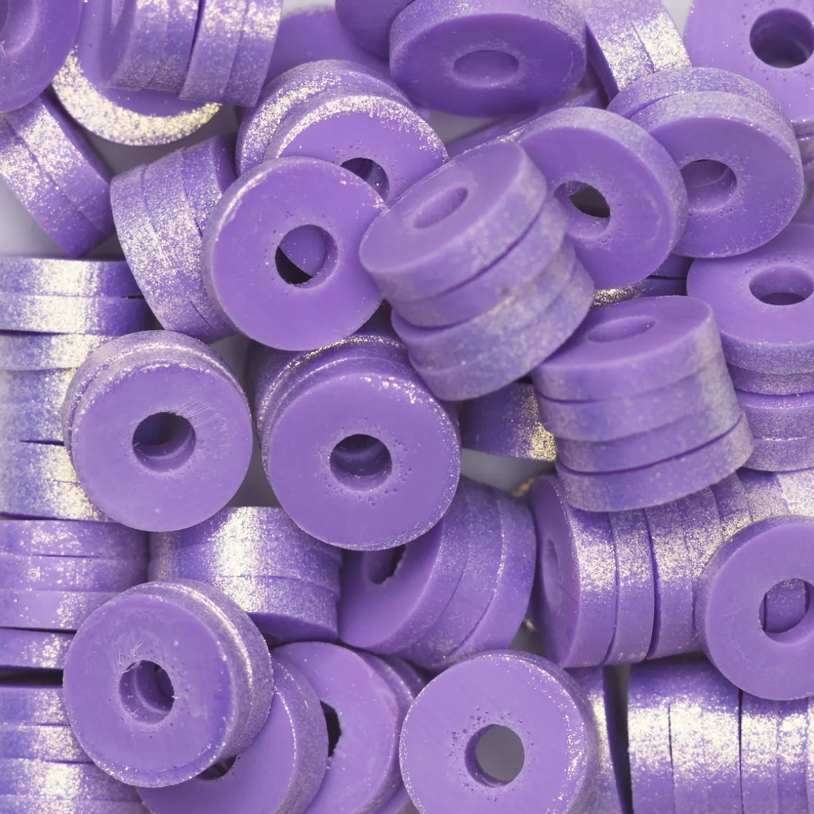 Heishi-perler i rør – guldskinnende lilla heishis, Ø6 mm