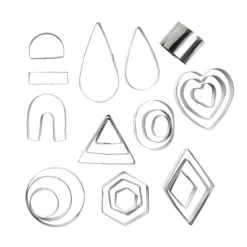 Metalforme geometriske former, hjerter m.m. 24 stk. Formene er beregnet til ler