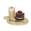 Miniaturekit med café latte og kage, bakken er 5,2 cm lang, og glasset 2 cm højt