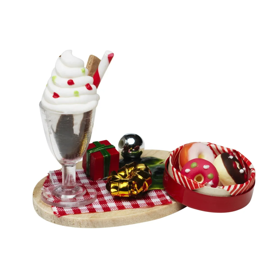 Miniaturekit med diverse julegodter, fadet er 4 cm langt og isen 3 cm høj