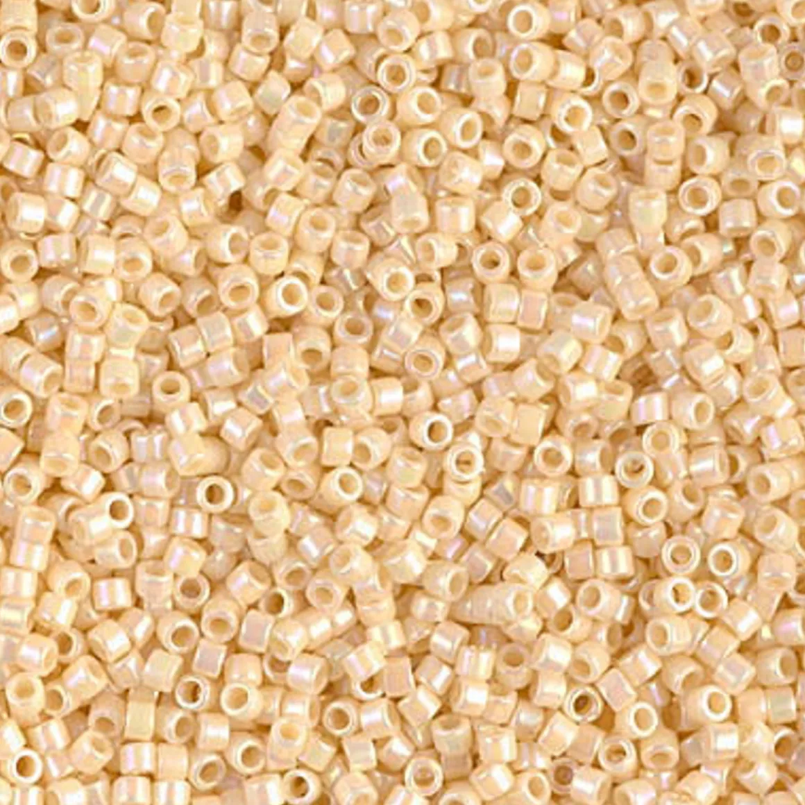 MIYUKI Delica 11/0 creme 5g – DB0157 Opaque Cream AB