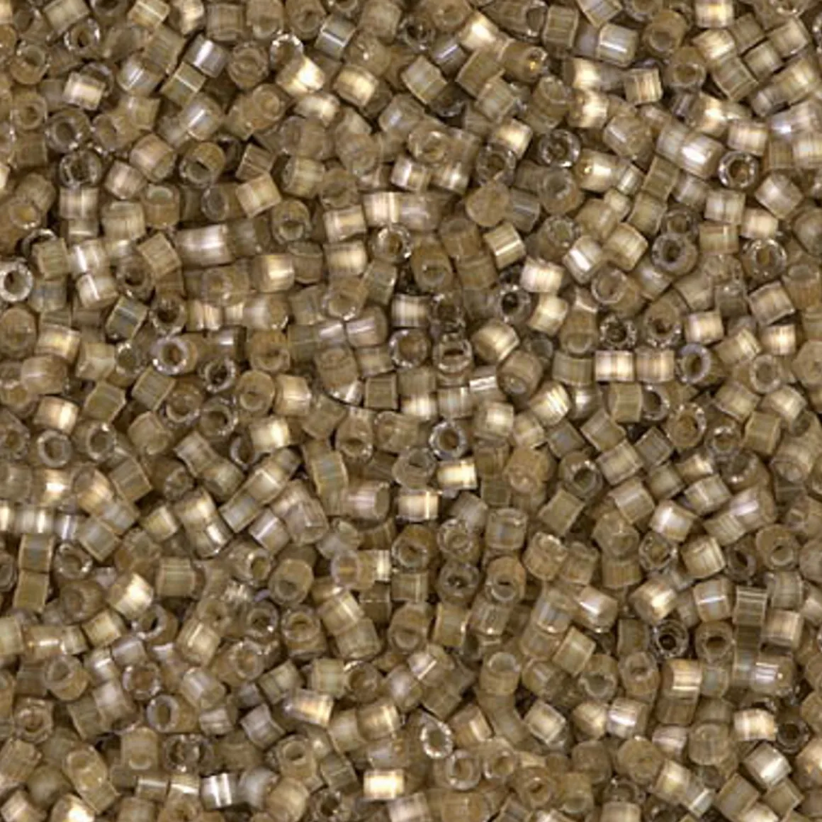 MIYUKI Delica 11/0 gråbrun 5g – DB0671 Silver Lined Variegated Taupe Silk