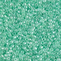 MIYUKI Delica grøn glans 5g – DBM0237 Lined Crystal Light Green
