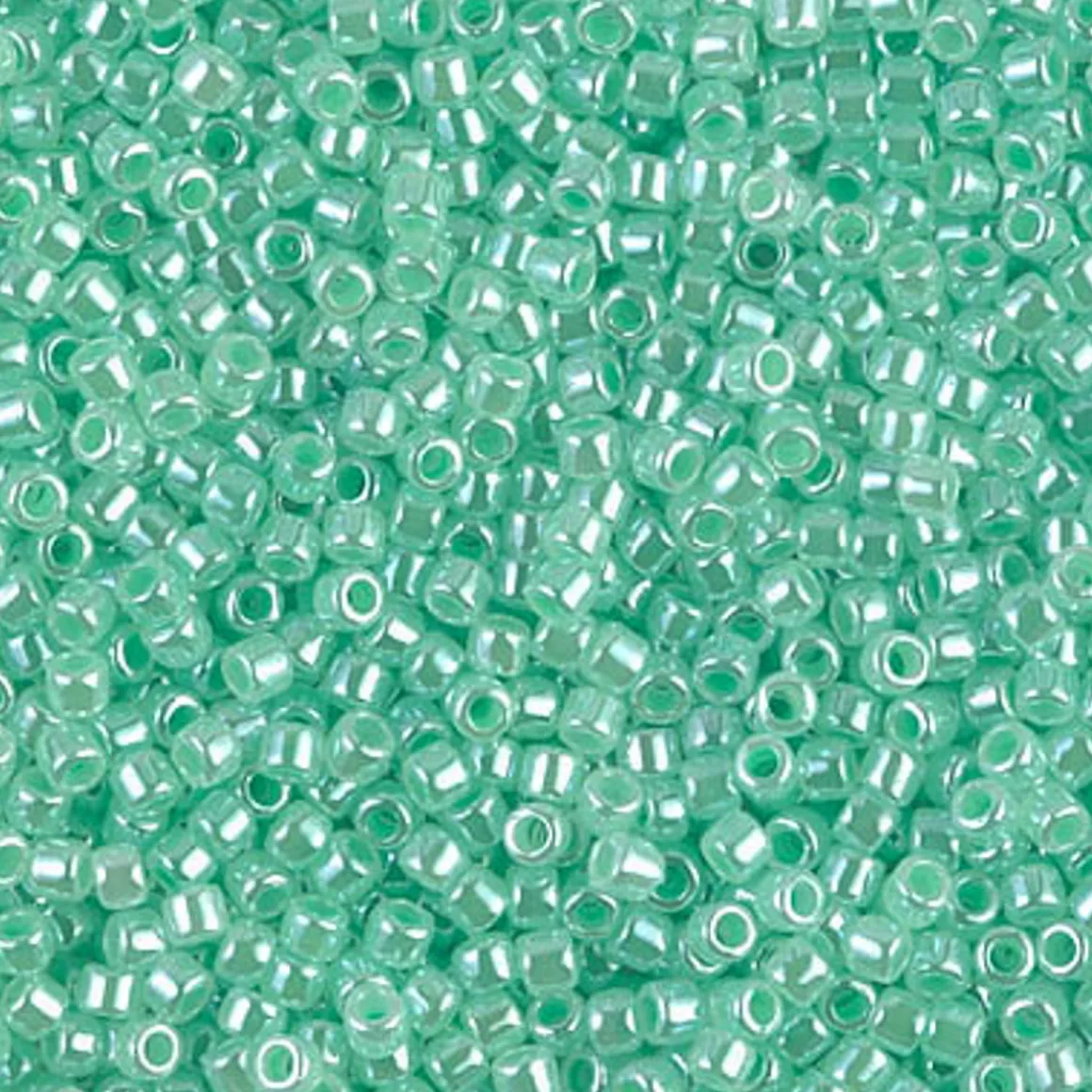 MIYUKI Delica grøn glans 5g – DBM0237 Lined Crystal Light Green