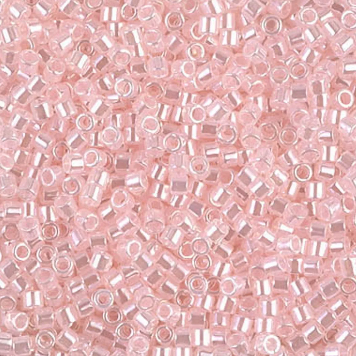 MIYUKI Delica lakserosa 5g – DBM0234 Lined Crystal Pale Salmon
