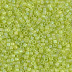 MIYUKI Delica limegrøn 5g – DBM0860 Matted Transparent Chartreuse AB