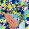 Perlemix med flade perler/heishi-perler Ø 6 mm og diverse tilbehør – limegrøn & blå farvemix
