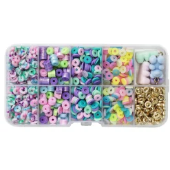Perlemix med pastelfarvede heishi-perler, 4 bamse-charms + mellemdele