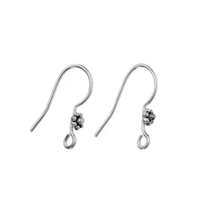 Ørebøjler med blomster, i antiksølvfarvet metal. 20 mm. 5 par.