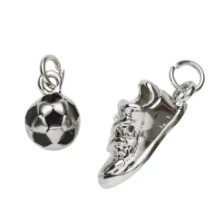 2 sølvfarvede vedhæng/charms fodbold Ø7,5 mm, sko 15,5×8×4,6 mm