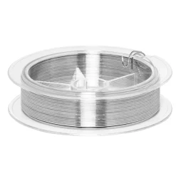 Smykketråd af metal, sølvfarvet. Tykkelse 0,6 mm, længde 30 meter