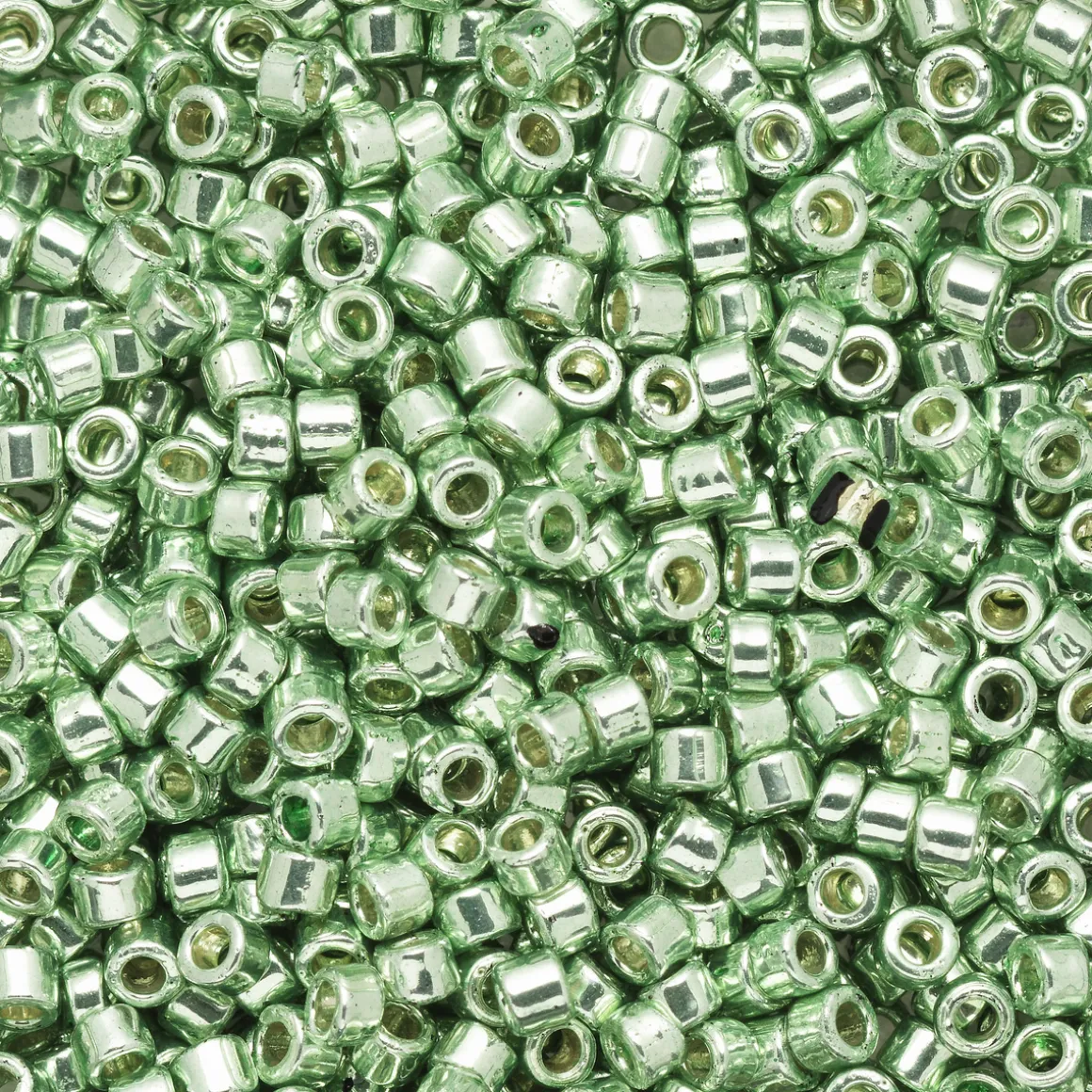 TOHO-perler 11/0 – lysegrøn metallic glans, PF560 PF galvanized sea foam