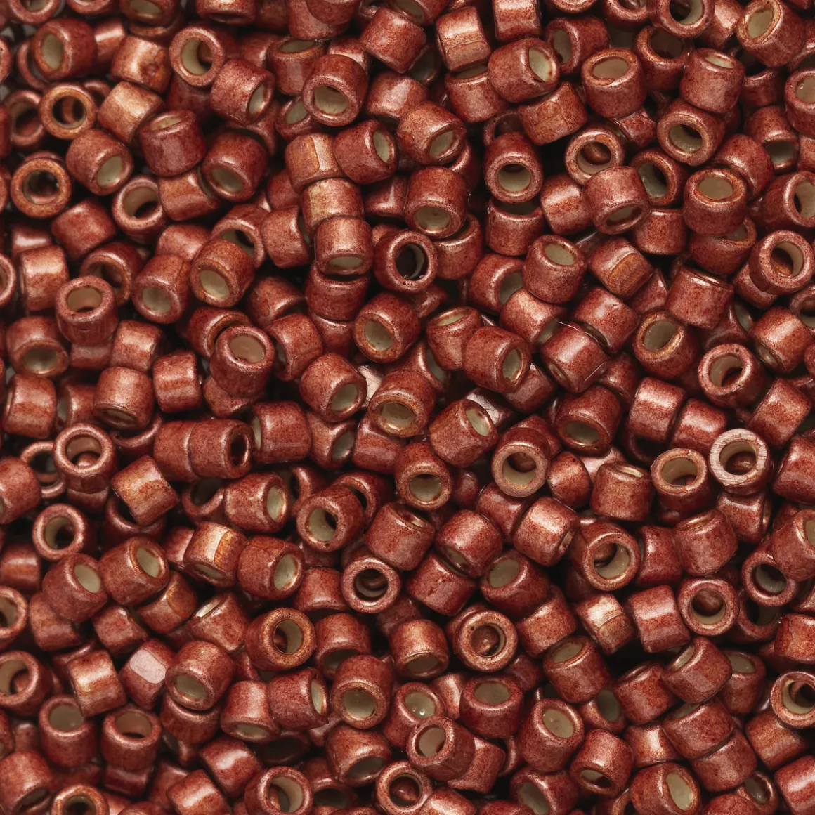 TOHO-perler 11/0 – rødbrun metallic mat, PF564F PF galvanized matte burgundy frost